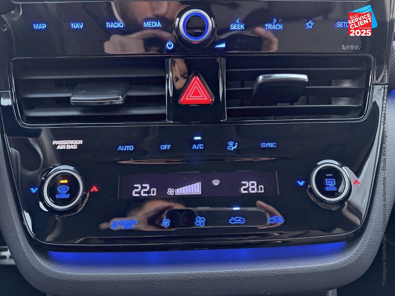 Véhicule d'occasion HYUNDAI IONIQ HYBRID 141CH CREATIVE GPS CAMERA CARPLAY chez Renault Colmar