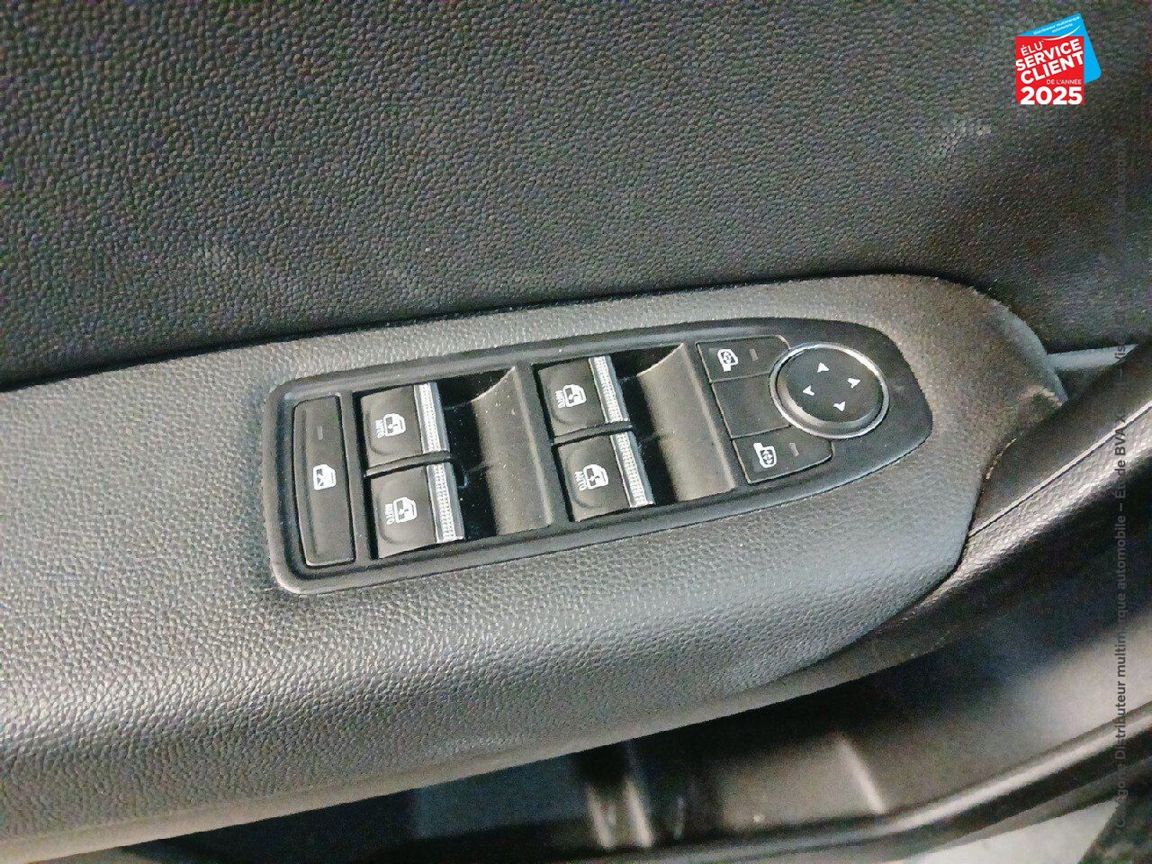 Véhicule d'occasion RENAULT CAPTUR 1.3 TCE MILD HYBRID 160CH TECHNO EDC chez Toyota Bar le Duc