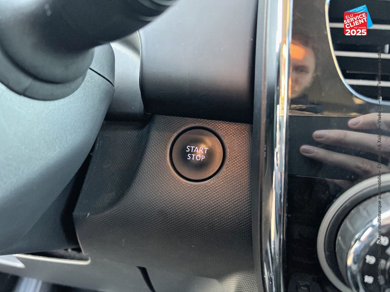 Véhicule d'occasion RENAULT ZOE INTENS CHARGE NORMALE R90 GPS chez Renault Saint-Louis