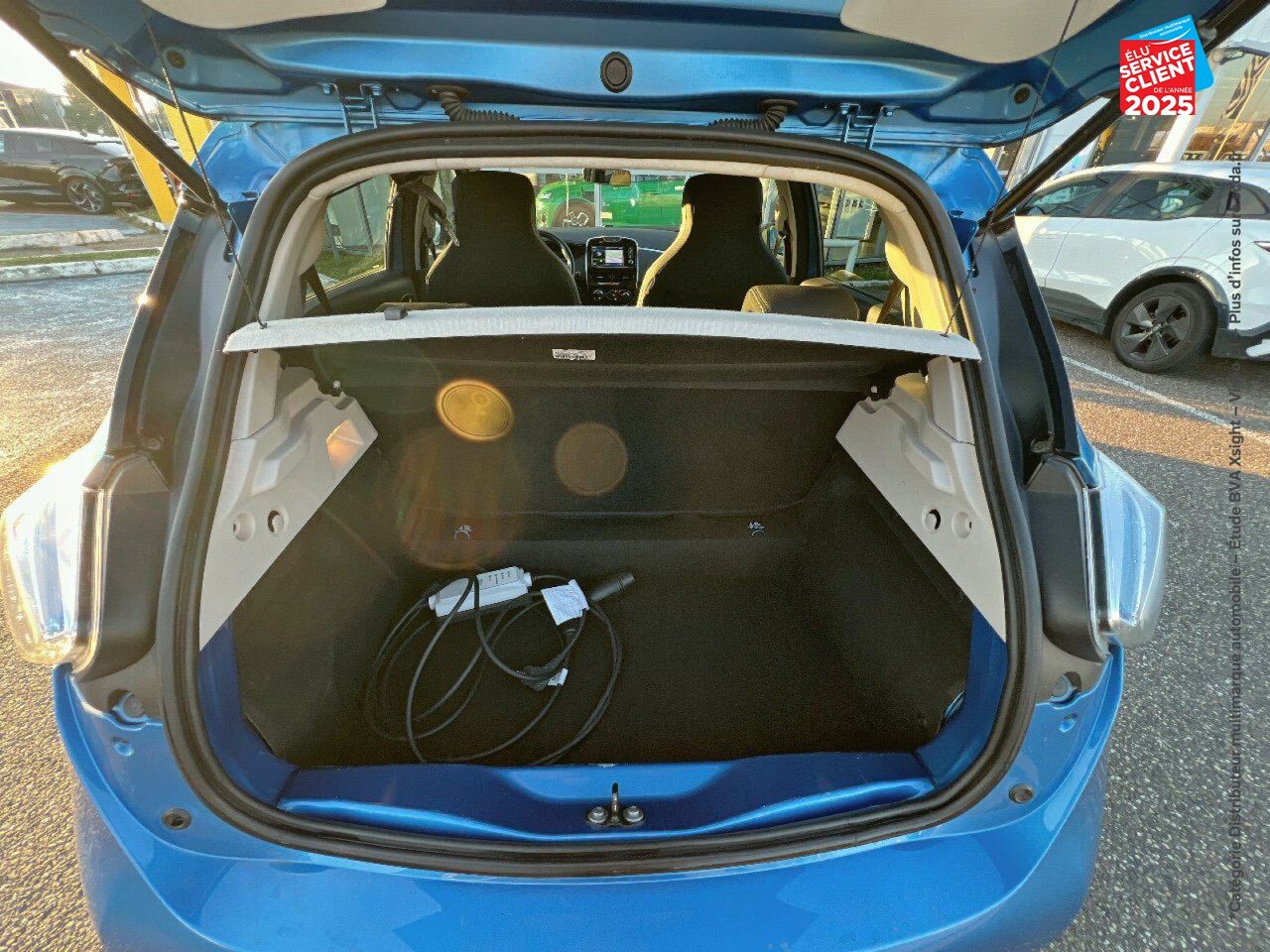 Véhicule d'occasion RENAULT ZOE INTENS CHARGE NORMALE R90 GPS chez Renault Saint-Louis