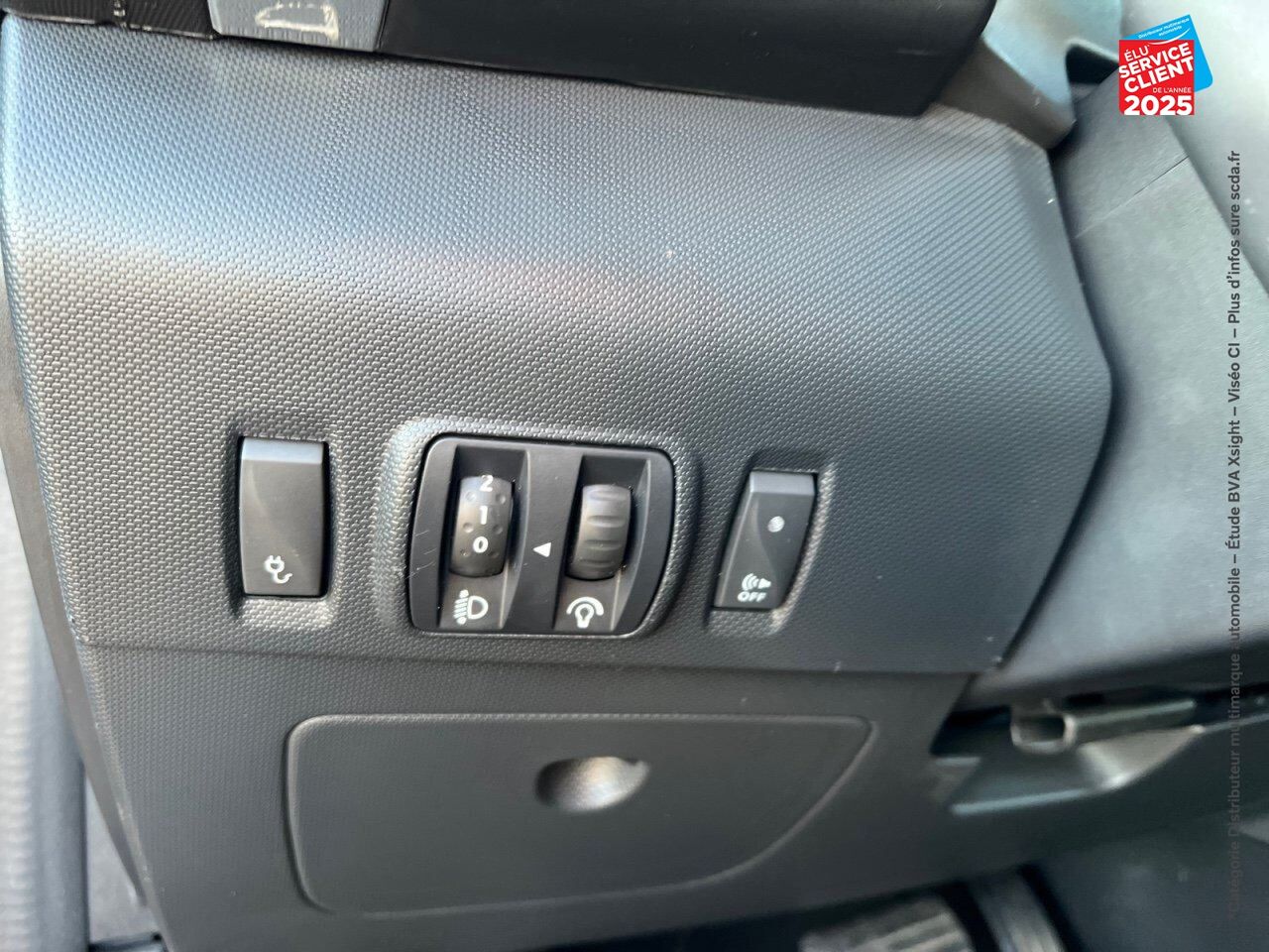 Véhicule d'occasion RENAULT ZOE INTENS CHARGE NORMALE R90 GPS chez Renault Saint-Louis