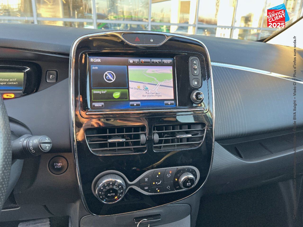 Véhicule d'occasion RENAULT ZOE INTENS CHARGE NORMALE R90 GPS chez Renault Saint-Louis