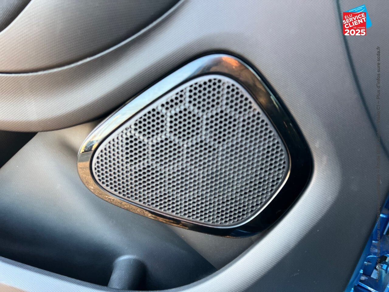 Véhicule d'occasion RENAULT ZOE INTENS CHARGE NORMALE R90 GPS chez Renault Saint-Louis