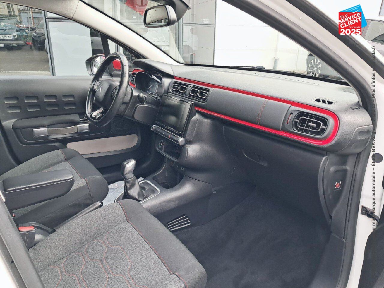 Véhicule d'occasion CITROEN C3 PURETECH 110CH SHINE S/S RADAR AR chez Nissan Belfort