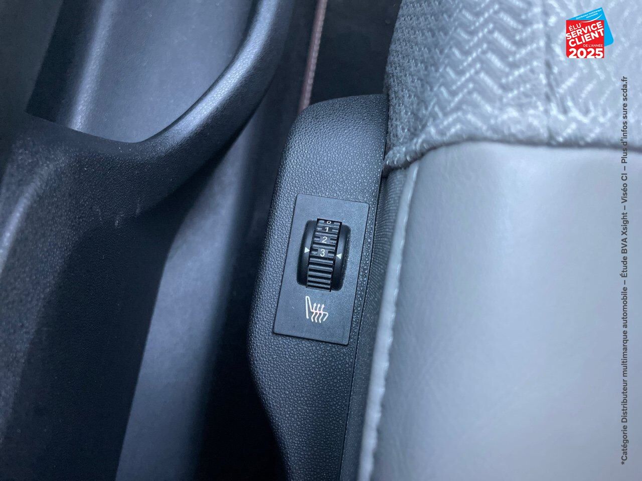 Véhicule d'occasion CITROEN C4 CACTUS PURETECH 110CH SS SHINE EAT6 E6.D-TEMP chez Hyundai Chalons