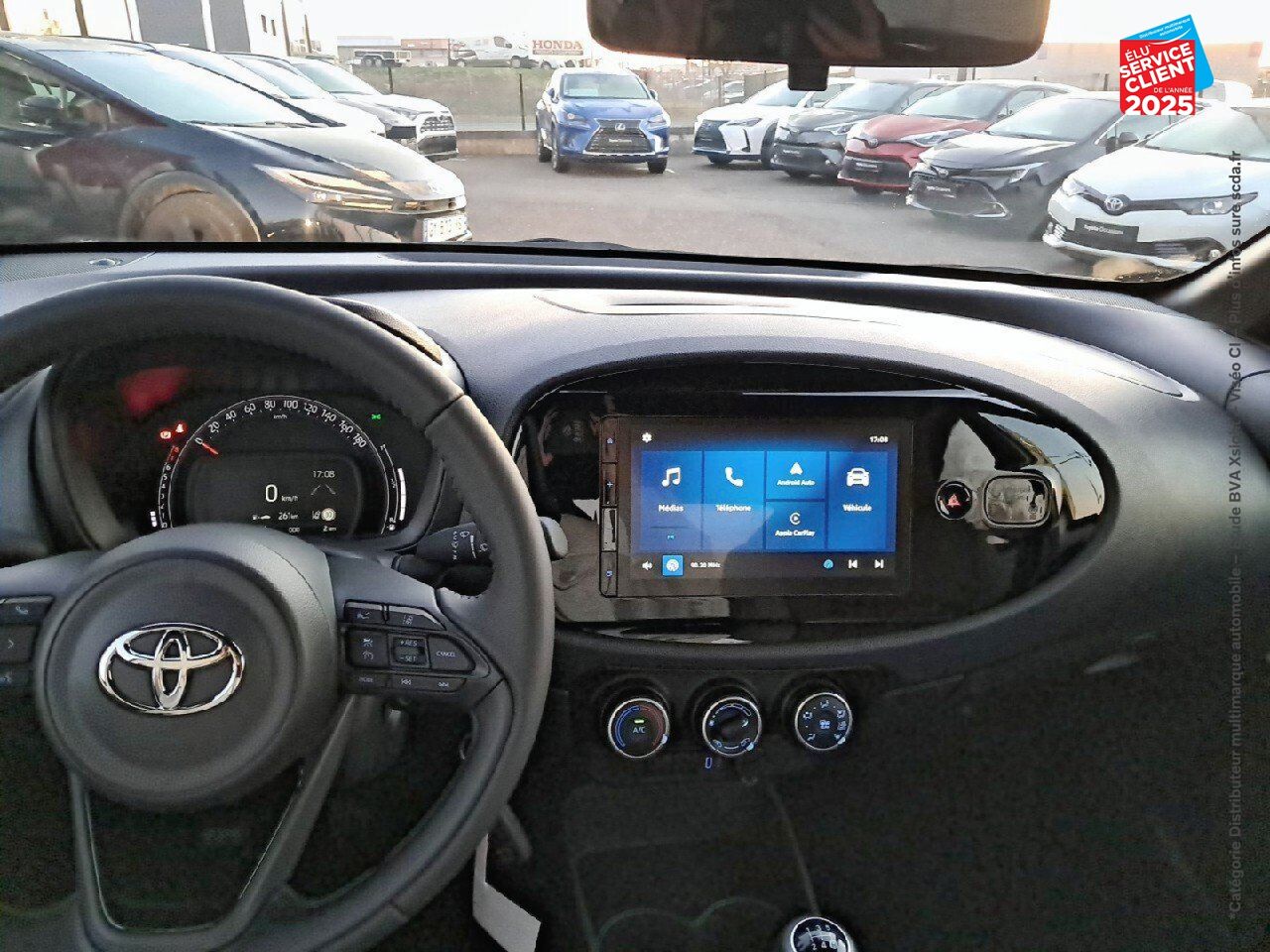 Véhicule d'occasion TOYOTA AYGO X 1.0 VVT-I 72CH DYNAMIC MY24 chez Toyota Verdun