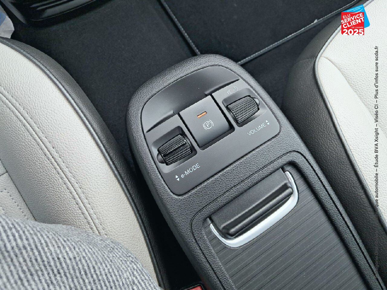 Véhicule d'occasion FIAT 500 E 118CH LA PRIMA BY BOCELLI CAMERA GPS chez Toyota Sarreguemines