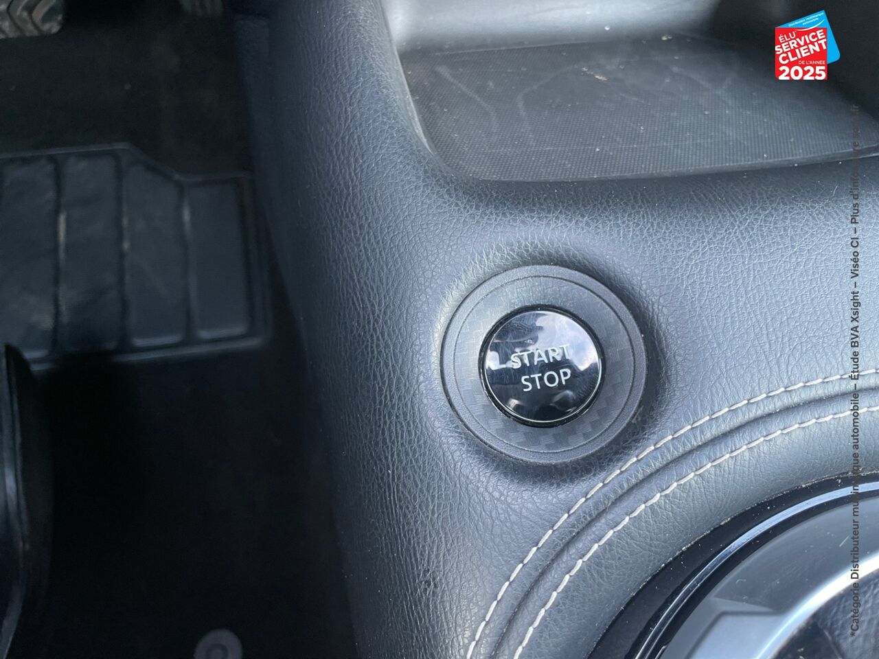 Véhicule d'occasion NISSAN JUKE 1.6 HYBRID 143CH PREMIERE EDITION 2022.5 CAMERA chez Nissan Juke occasion