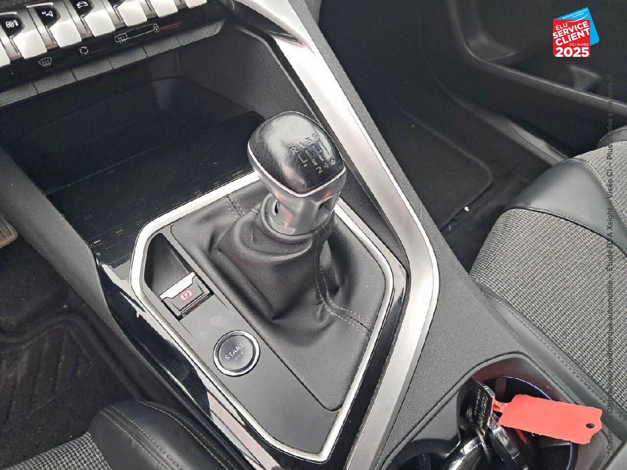 Véhicule d'occasion PEUGEOT 3008 1.2 PURETECH 130CH ALLURE SS chez Toyota Verdun