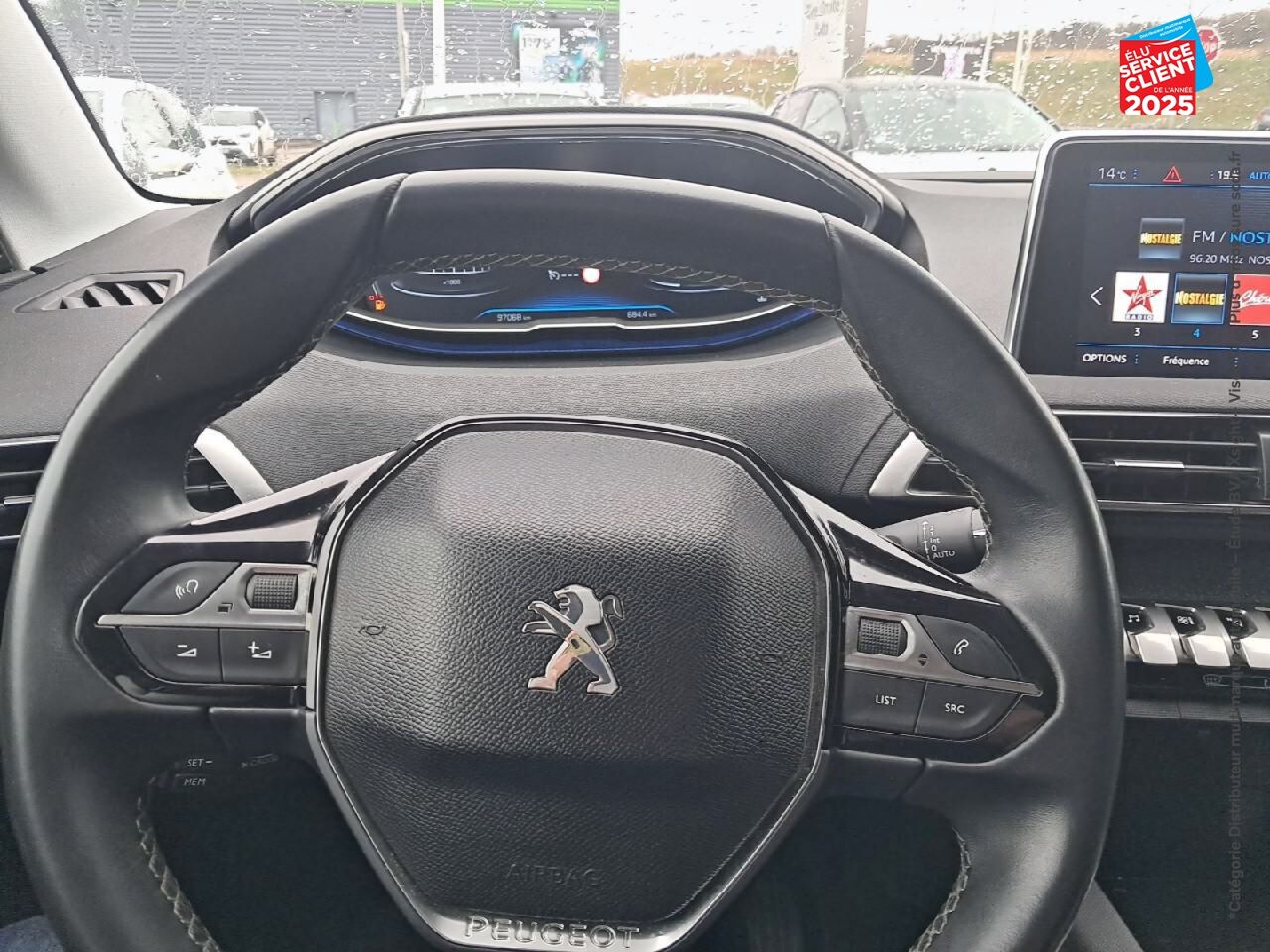 Véhicule d'occasion PEUGEOT 3008 1.2 PURETECH 130CH ALLURE SS chez Toyota Verdun