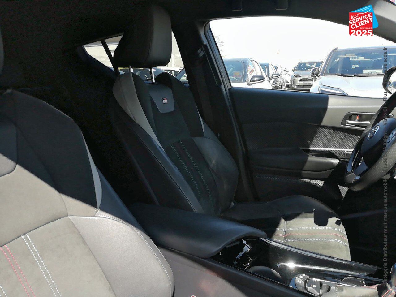 Véhicule d'occasion TOYOTA C-HR 184H GR-SPORT 2WD E-CVT MY22 chez Toyota Thionville