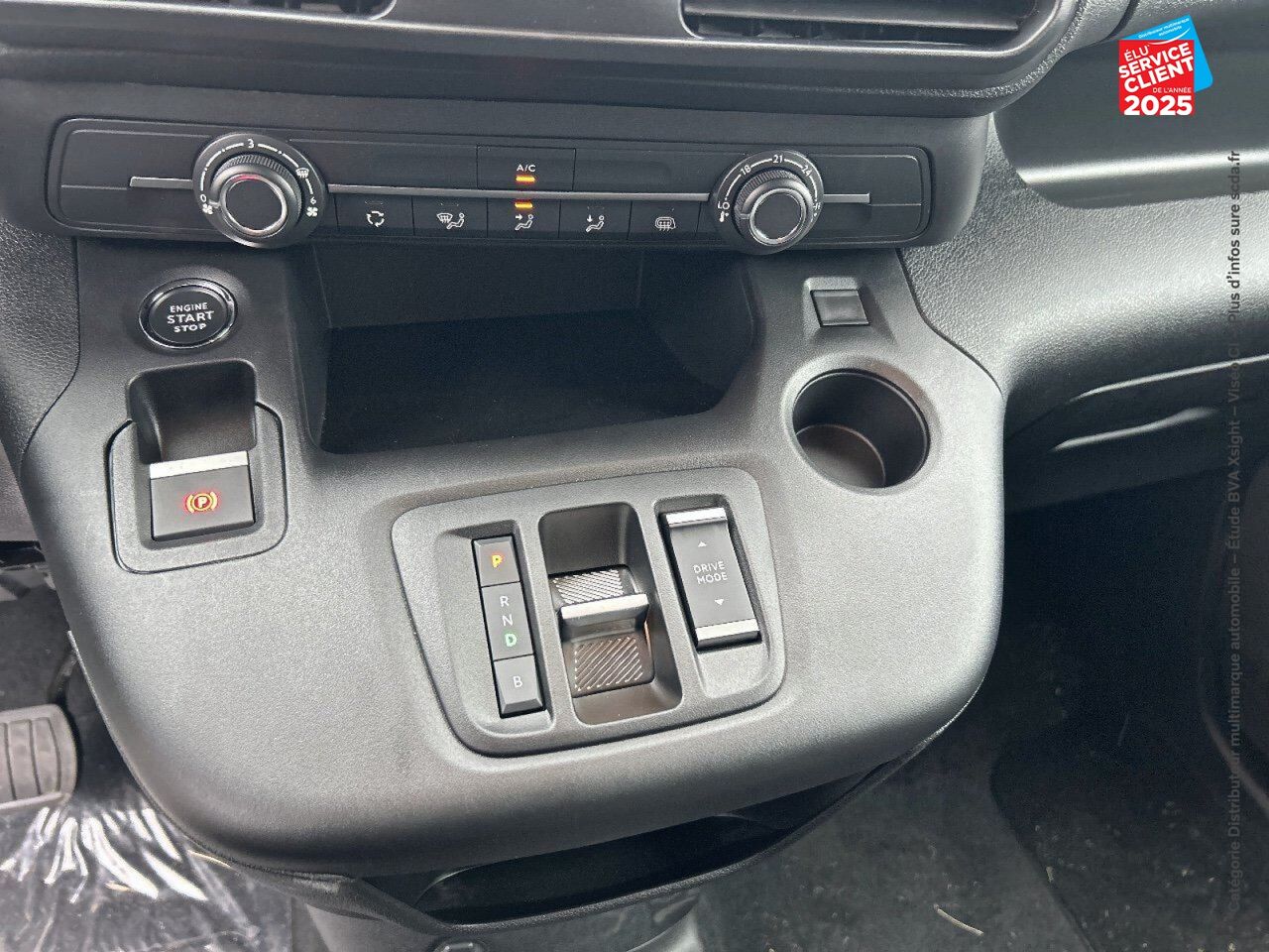 Véhicule d'occasion FIAT DOBLO FG M 800KG ELECTRIQUE 136CH BATTERIE 50 KWH chez Peugeot Sedan