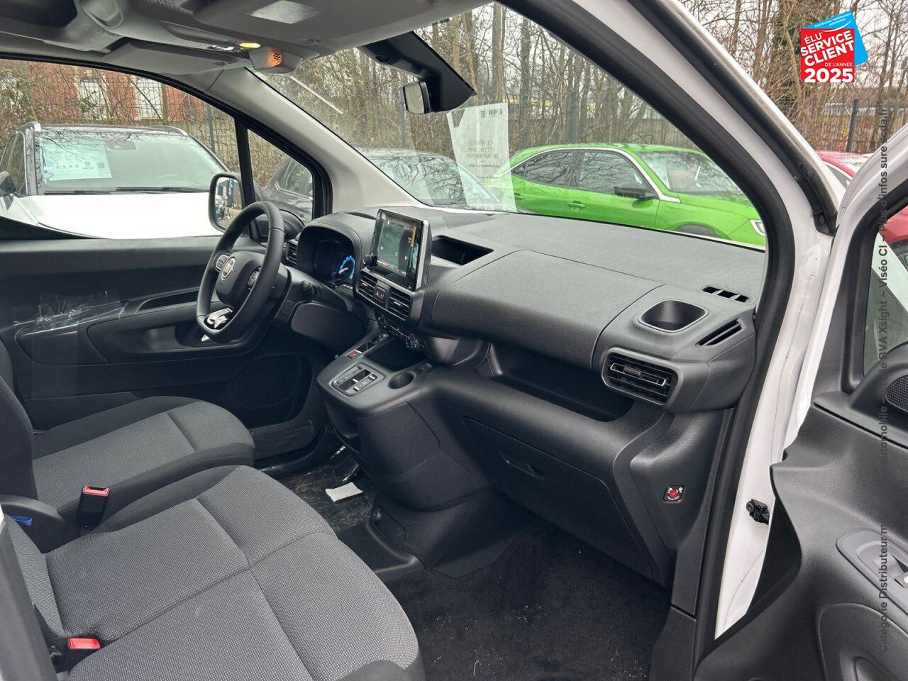 Véhicule d'occasion FIAT DOBLO FG M 800KG ELECTRIQUE 136CH BATTERIE 50 KWH chez Peugeot Sedan