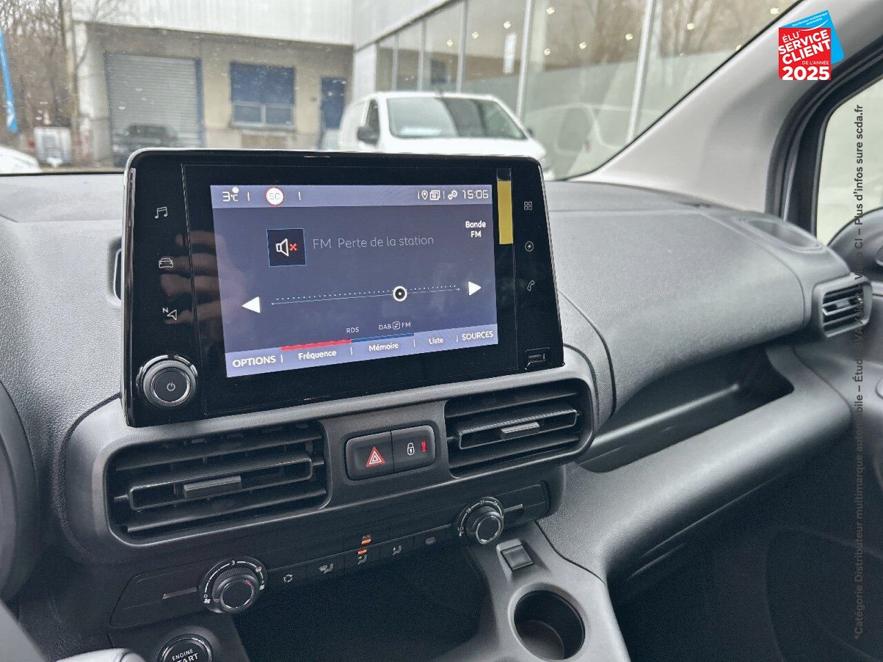 Véhicule d'occasion FIAT DOBLO FG M 800KG ELECTRIQUE 136CH BATTERIE 50 KWH chez Peugeot Sedan