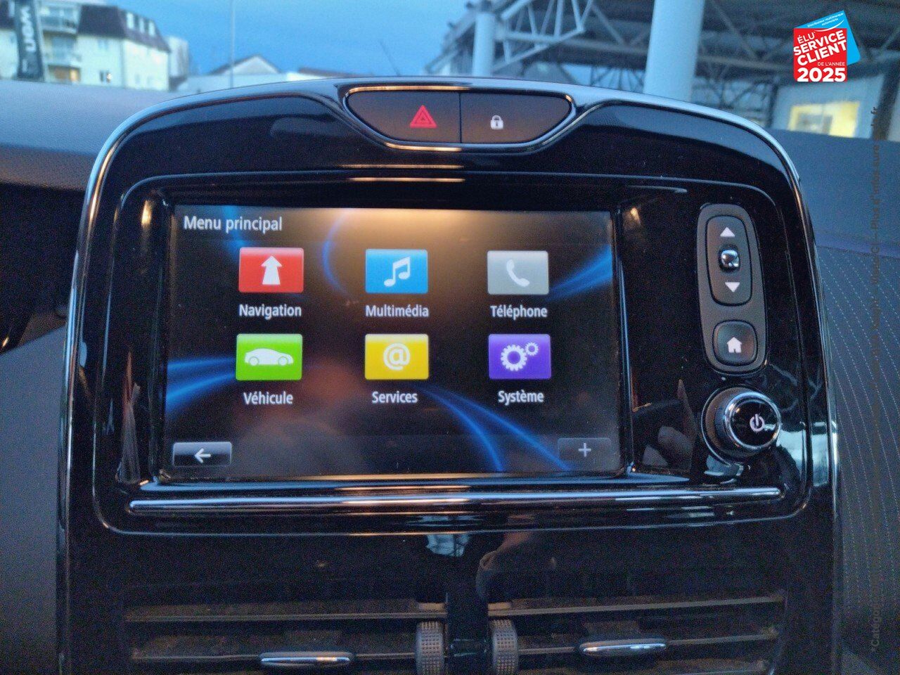 Véhicule d'occasion RENAULT ZOE STAR WARS CHARGE NORMALE R90 GPS CAMERA BOSE chez Toyota Saint Dizier