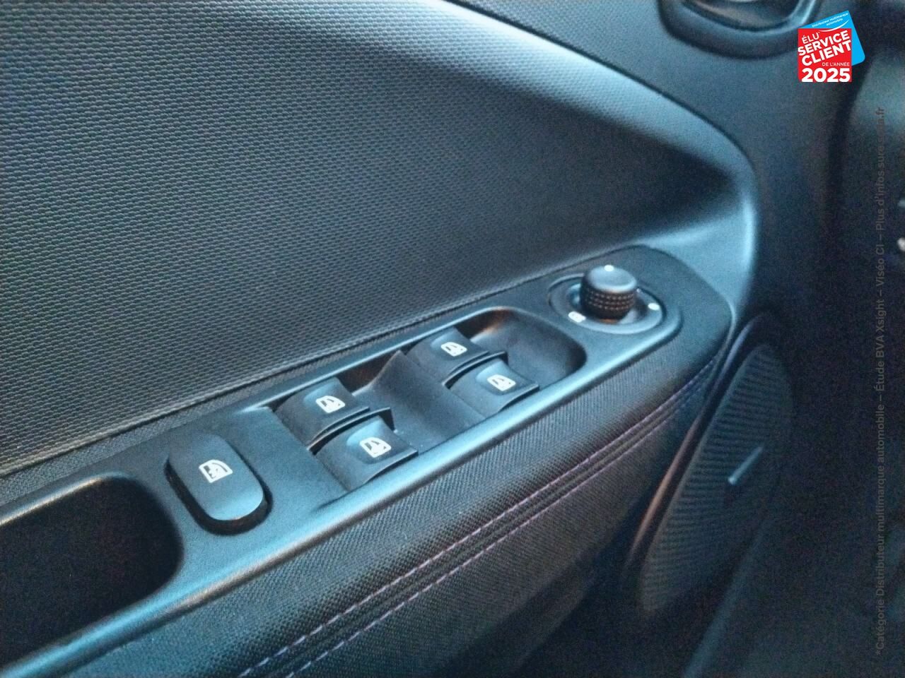 Véhicule d'occasion RENAULT ZOE STAR WARS CHARGE NORMALE R90 GPS CAMERA BOSE chez Toyota Saint Dizier