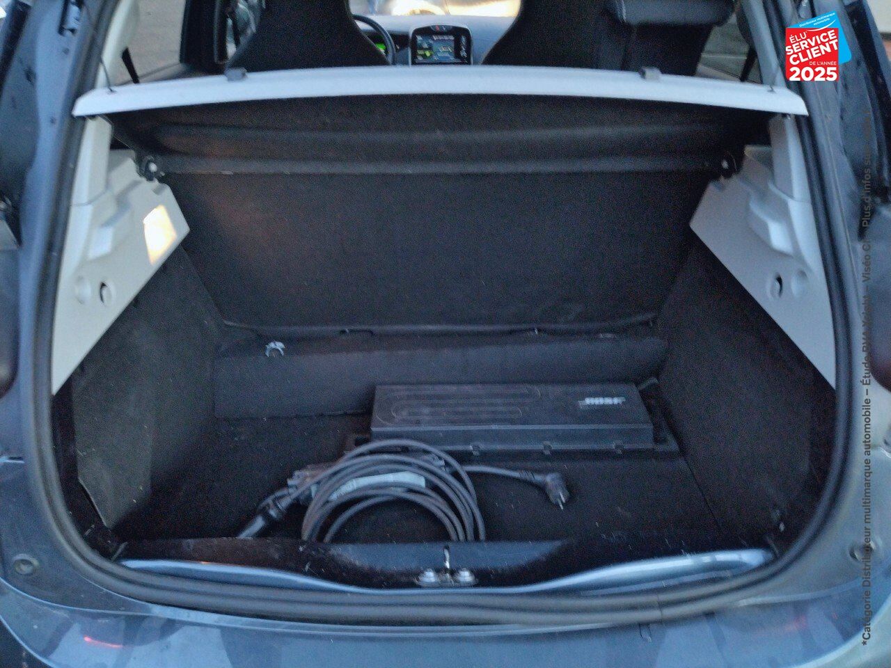 Véhicule d'occasion RENAULT ZOE STAR WARS CHARGE NORMALE R90 GPS CAMERA BOSE chez Toyota Saint Dizier