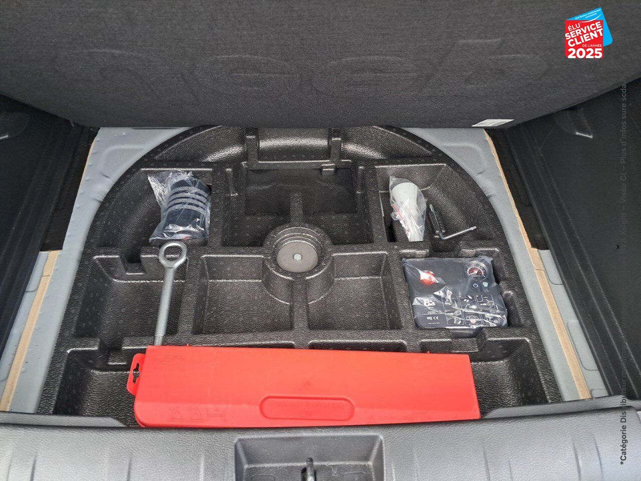 Véhicule d'occasion JEEP RENEGADE 1.5 TURBO T4 130CH MHEV NIGHT EAGLE BVR7 MY22 GPS chez Toyota Thionville