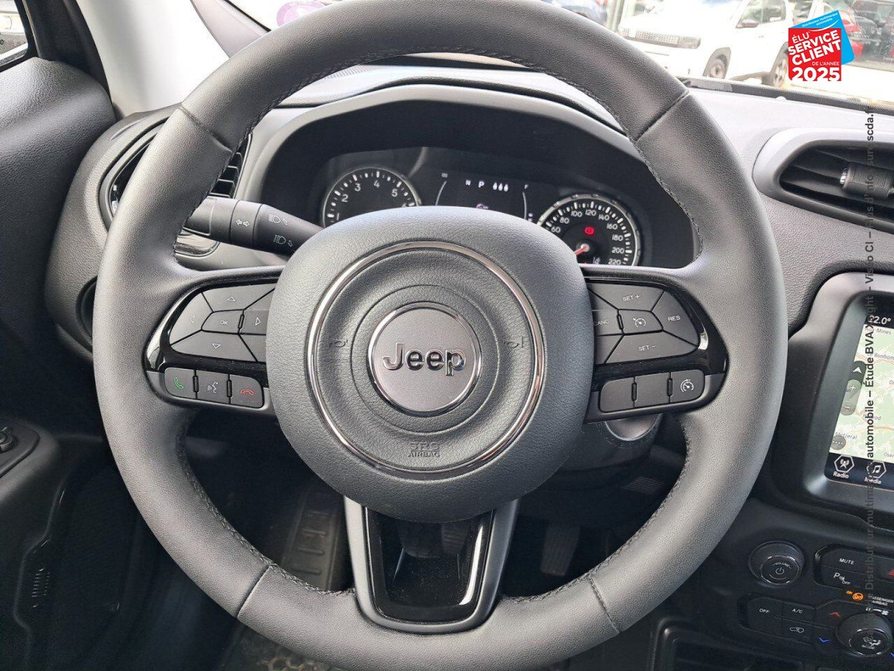 Véhicule d'occasion JEEP RENEGADE 1.5 TURBO T4 130CH MHEV NIGHT EAGLE BVR7 MY22 GPS chez Toyota Thionville