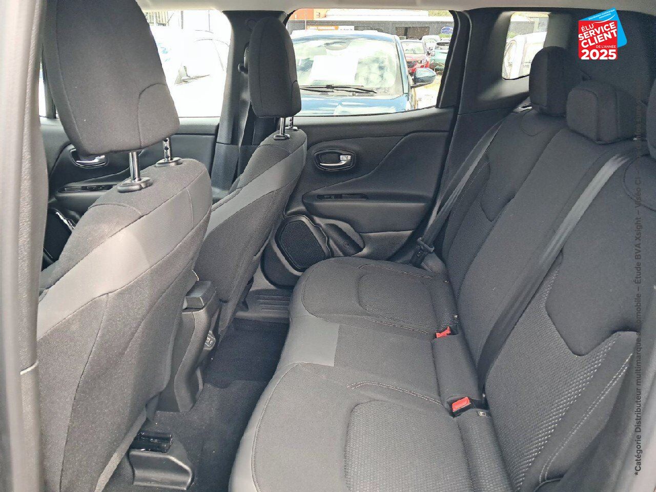 Véhicule d'occasion JEEP RENEGADE 1.5 TURBO T4 130CH MHEV NIGHT EAGLE BVR7 MY22 GPS chez Toyota Thionville