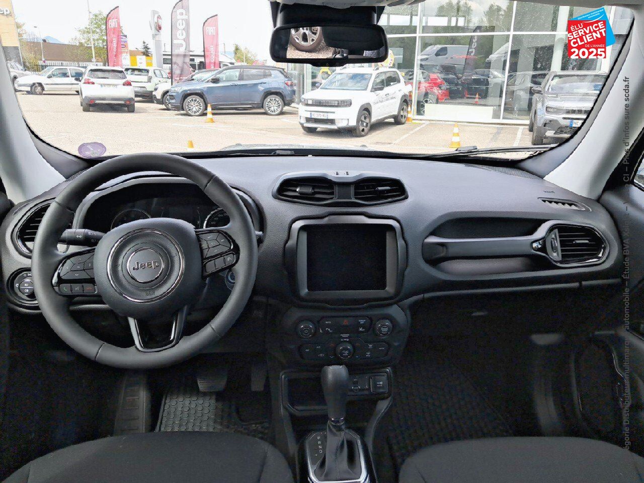 Véhicule d'occasion JEEP RENEGADE 1.5 TURBO T4 130CH MHEV NIGHT EAGLE BVR7 MY22 GPS chez Toyota Thionville