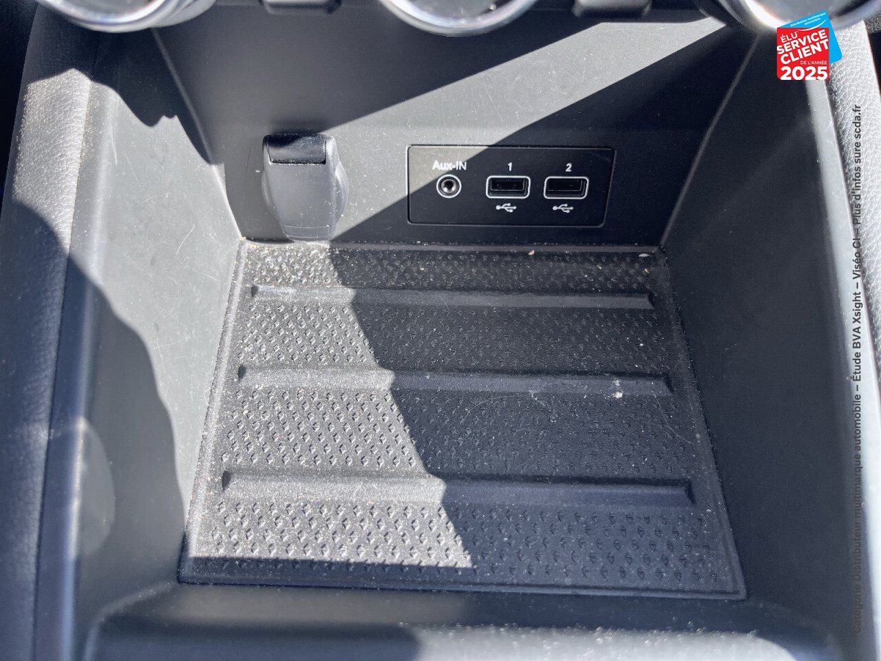 Véhicule d'occasion RENAULT CAPTUR 1.6 E-TECH PLUG-IN 160CH INITIALE PARIS TPANO SIEGES CHAUF/CUIR GPS CAMERA chez Opel Verdun
