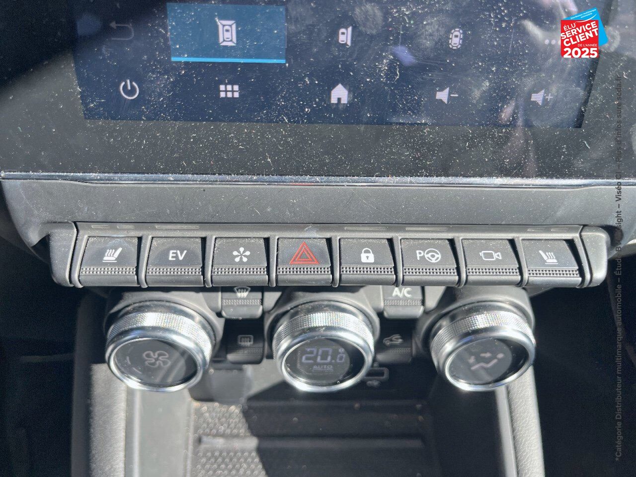 Véhicule d'occasion RENAULT CAPTUR 1.6 E-TECH PLUG-IN 160CH INITIALE PARIS TPANO SIEGES CHAUF/CUIR GPS CAMERA chez Opel Verdun