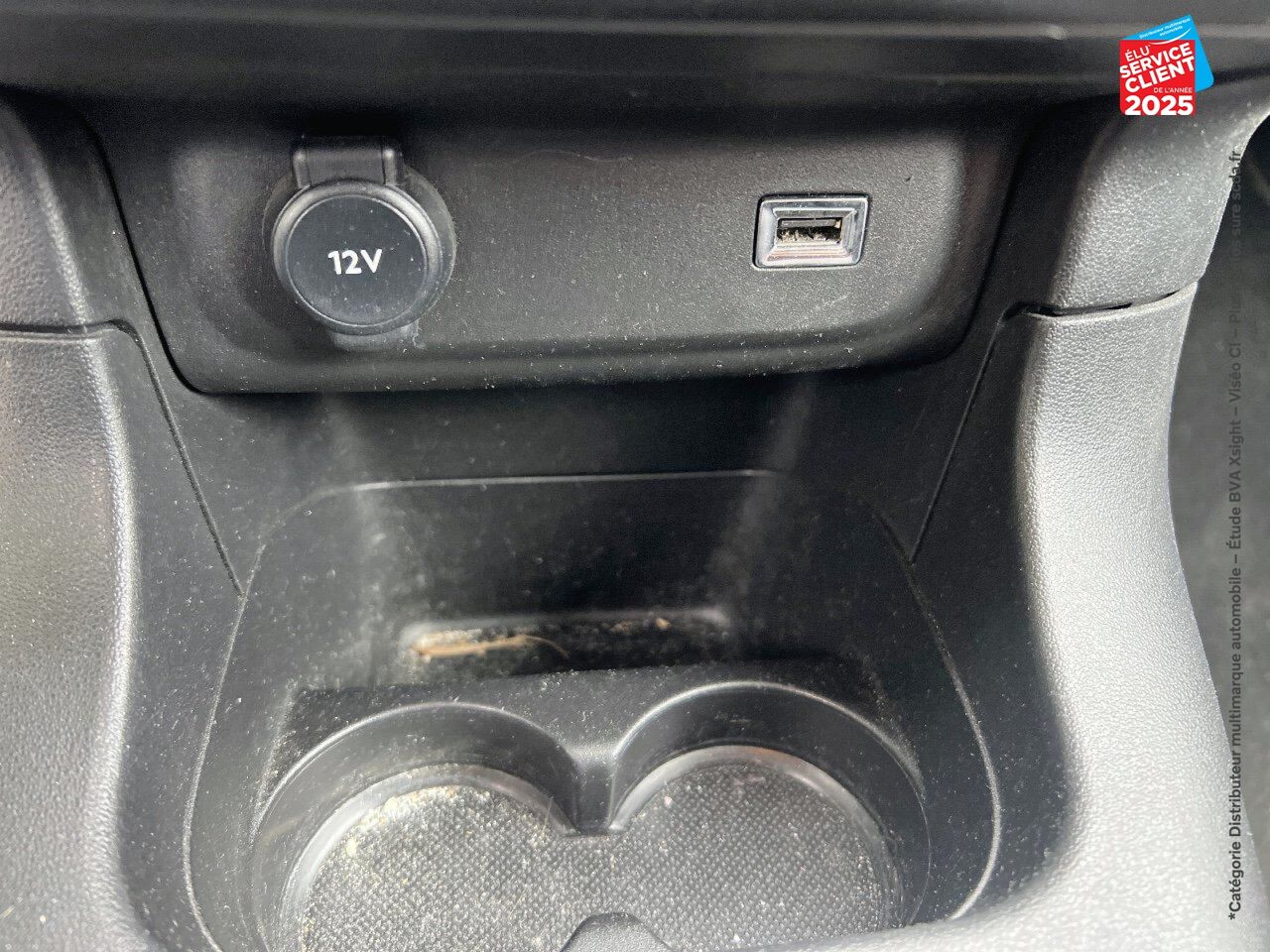 Véhicule d'occasion CITROEN C3 1.2 PURETECH 83CH S/S FEEL 122-123G GPS ATTELAGE chez Dacia Belfort