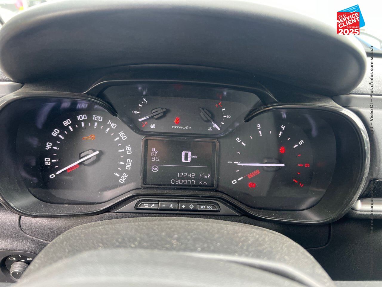 Véhicule d'occasion CITROEN C3 1.2 PURETECH 83CH S/S FEEL 122-123G GPS ATTELAGE chez Dacia Belfort