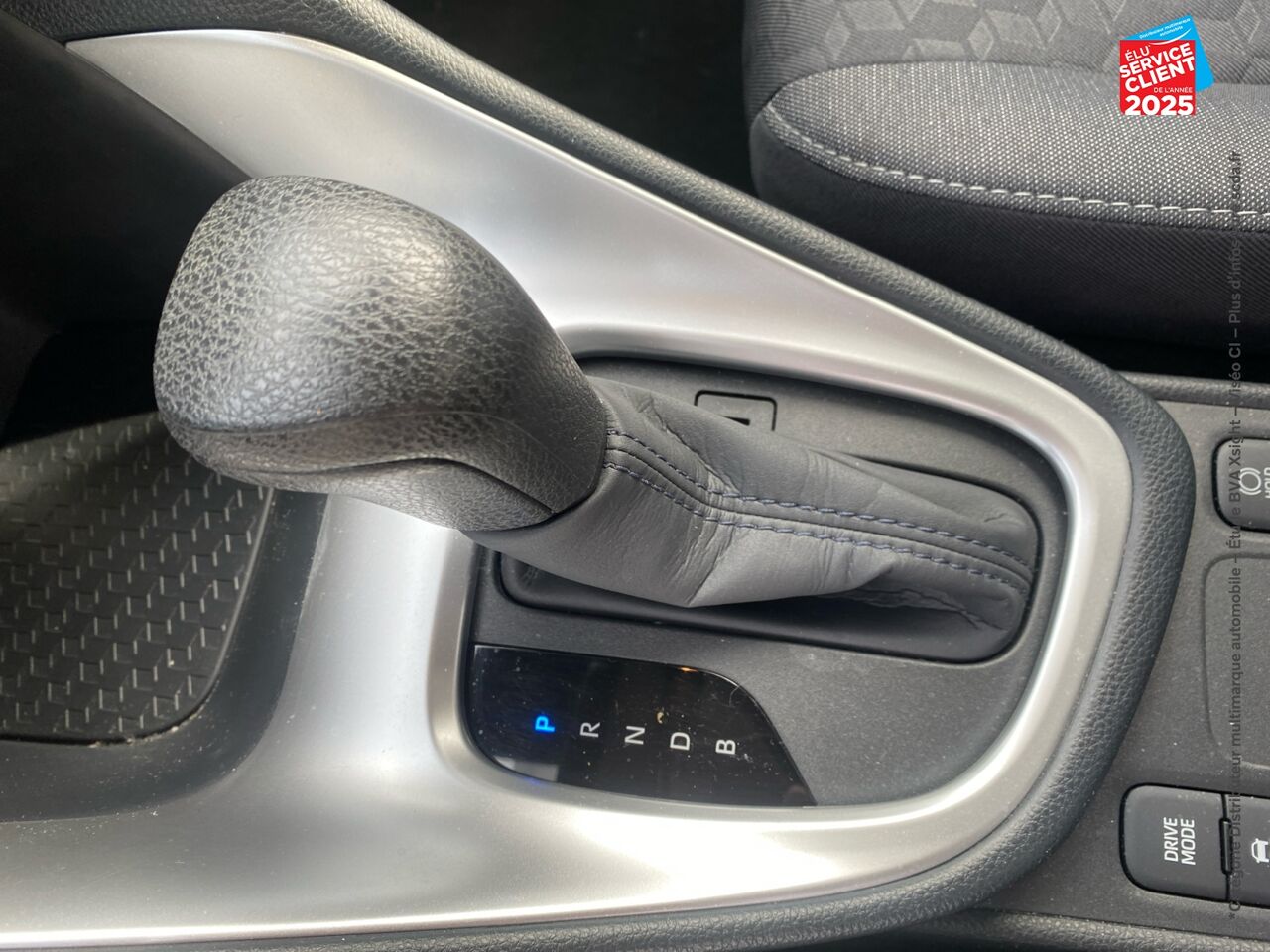 Véhicule d'occasion TOYOTA YARIS 116H DESIGN 5P MY22 chez Toyota Verdun