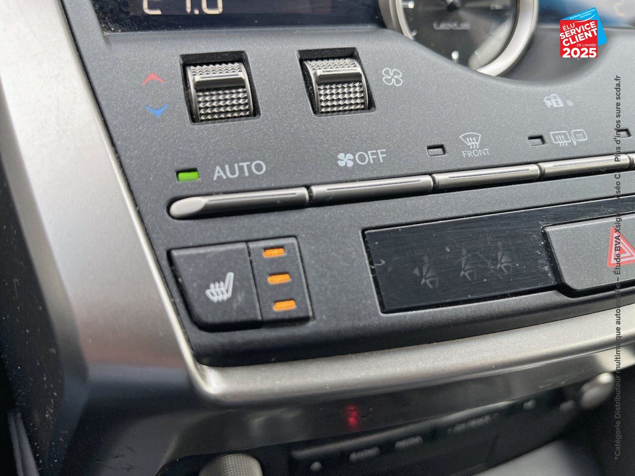 Véhicule d'occasion LEXUS NX 300H 4WD LUXE MY20 SIEGES CHAUF/CUIR GPS CAMERA CARPLAY chez Toyota Sarreguemines