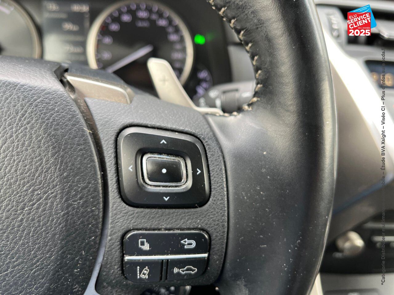 Véhicule d'occasion LEXUS NX 300H 4WD LUXE MY20 SIEGES CHAUF/CUIR GPS CAMERA CARPLAY chez Toyota Sarreguemines