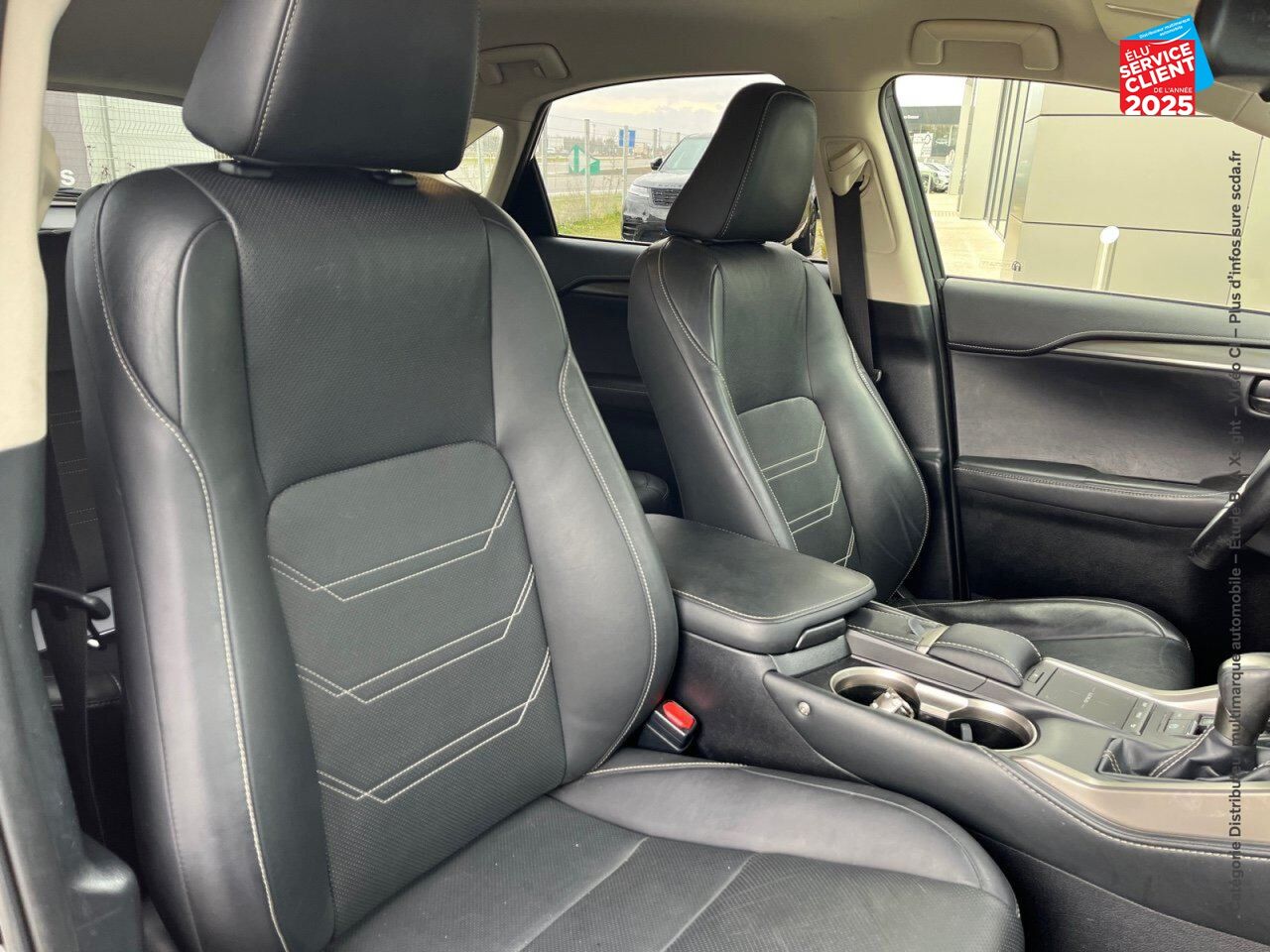 Véhicule d'occasion LEXUS NX 300H 4WD LUXE MY20 SIEGES CHAUF/CUIR GPS CAMERA CARPLAY chez Toyota Sarreguemines