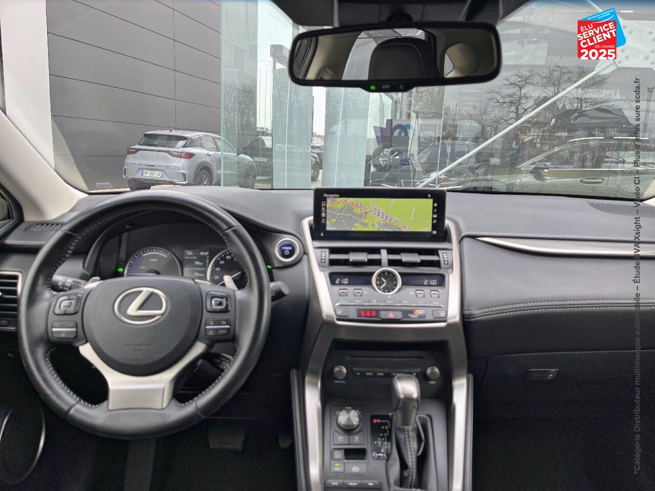 Véhicule d'occasion LEXUS NX 300H 4WD LUXE MY20 SIEGES CHAUF/CUIR GPS CAMERA CARPLAY chez Toyota Sarreguemines