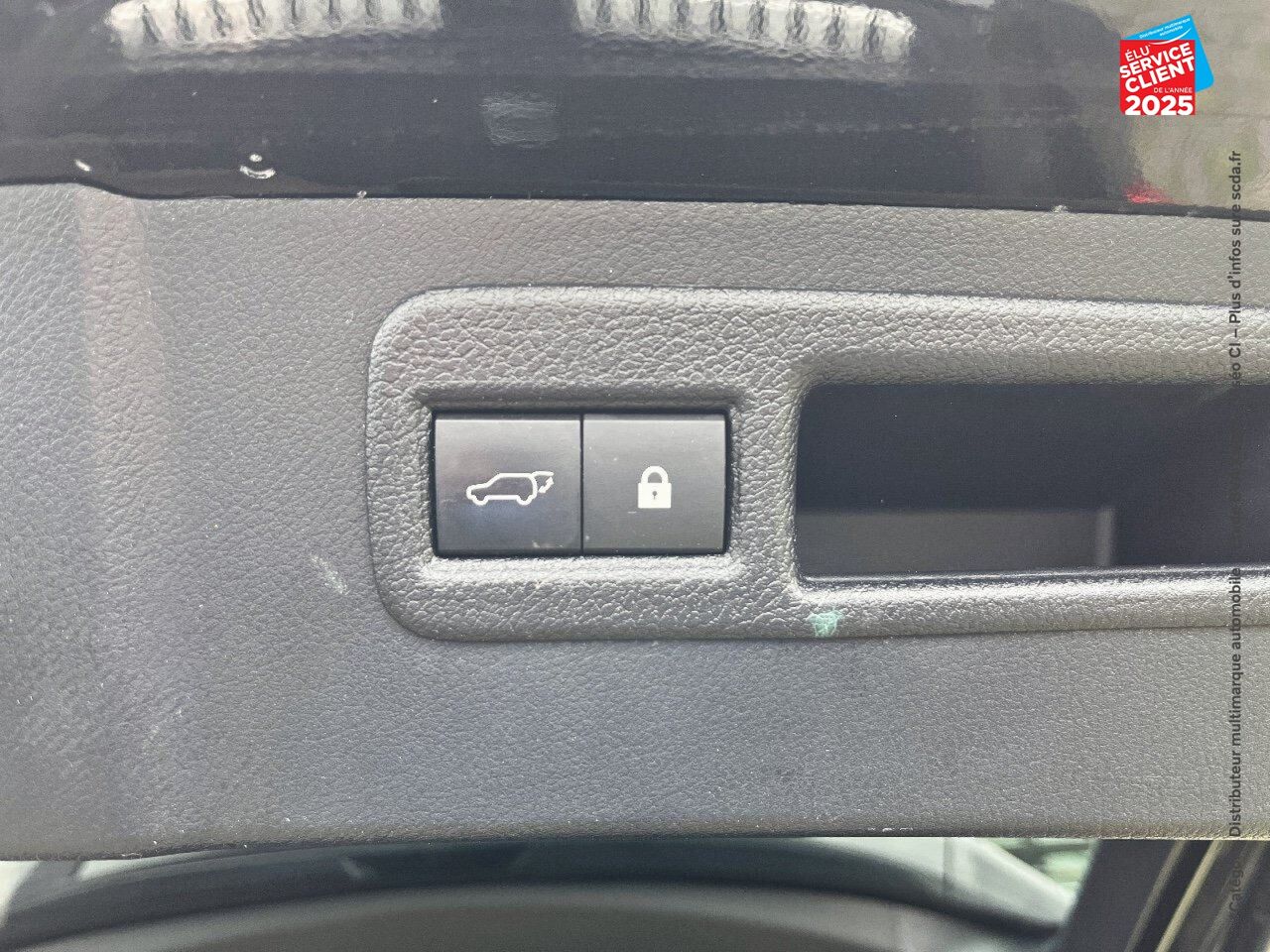 Véhicule d'occasion LEXUS NX 300H 4WD LUXE MY20 SIEGES CHAUF/CUIR GPS CAMERA CARPLAY chez Toyota Sarreguemines