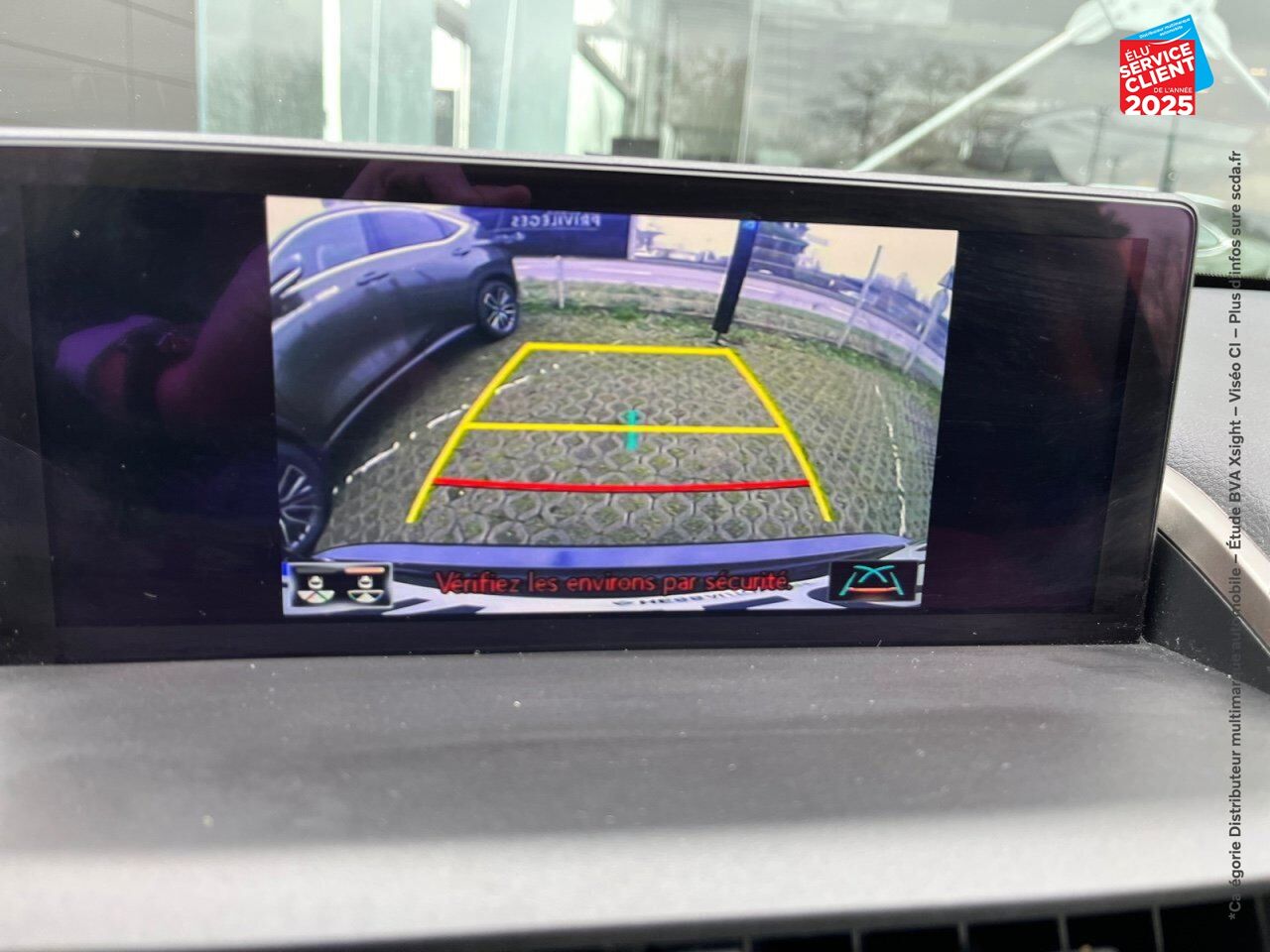 Véhicule d'occasion LEXUS NX 300H 4WD LUXE MY20 SIEGES CHAUF/CUIR GPS CAMERA CARPLAY chez Toyota Sarreguemines