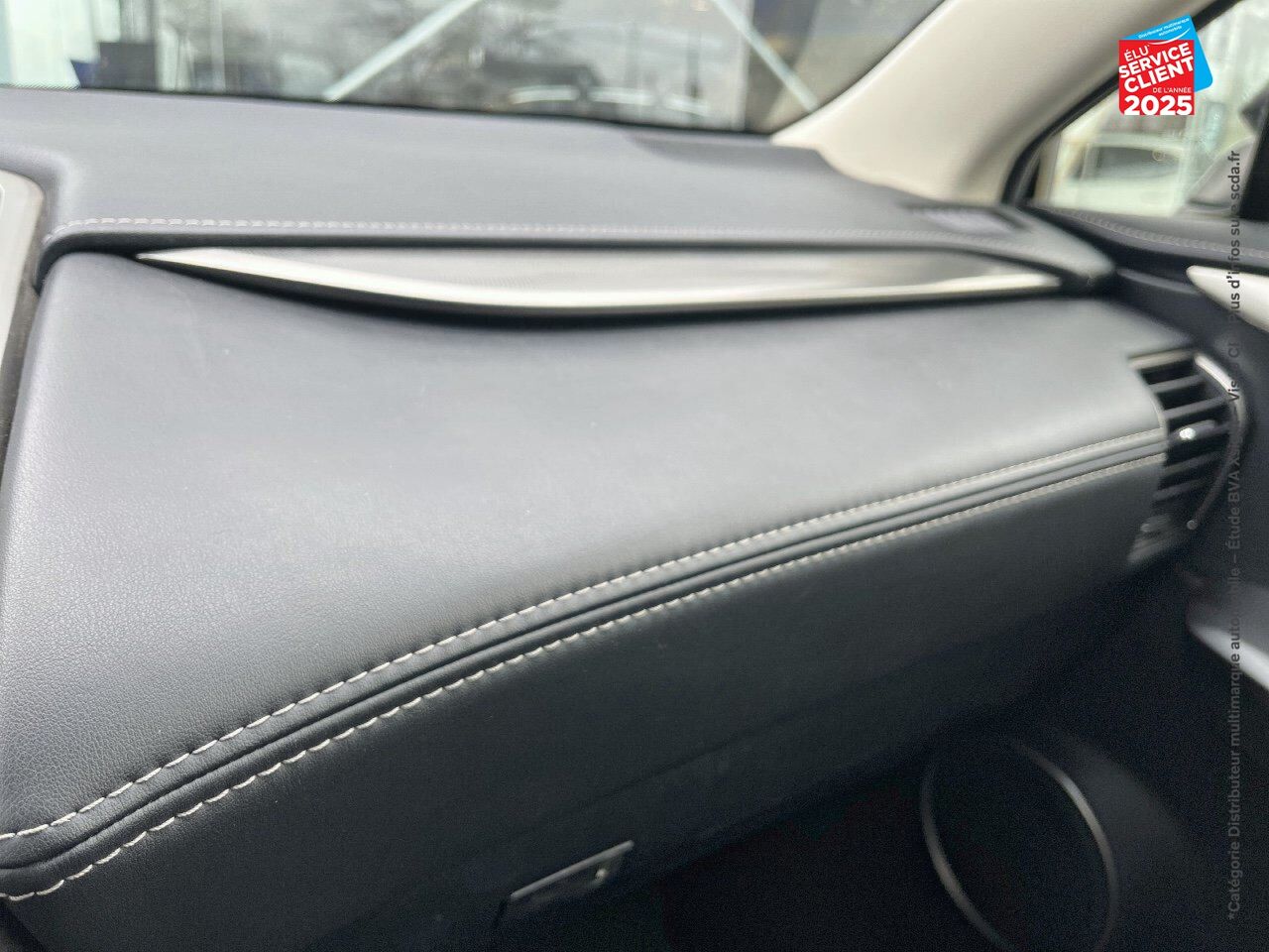 Véhicule d'occasion LEXUS NX 300H 4WD LUXE MY20 SIEGES CHAUF/CUIR GPS CAMERA CARPLAY chez Toyota Sarreguemines