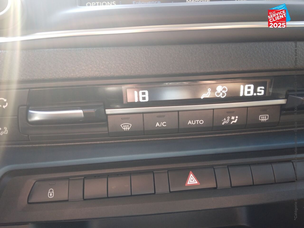 Véhicule d'occasion PEUGEOT TRAVELLER 1.5 BLUEHDI 120CH SS STANDARD ACTIVE 8 PLACES chez Renault Saint-Louis