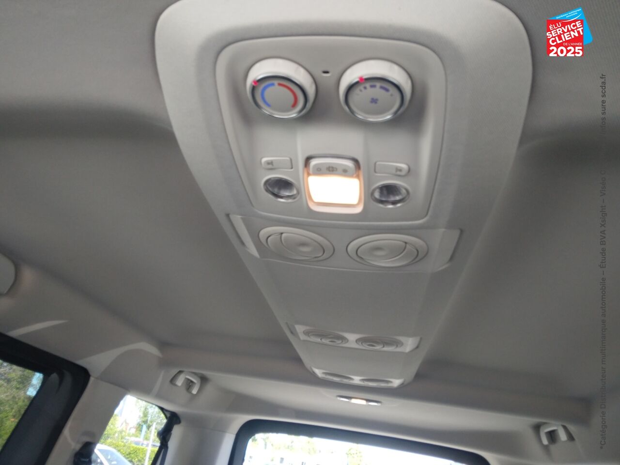 Véhicule d'occasion PEUGEOT TRAVELLER 1.5 BLUEHDI 120CH SS STANDARD ACTIVE 8 PLACES chez Renault Saint-Louis