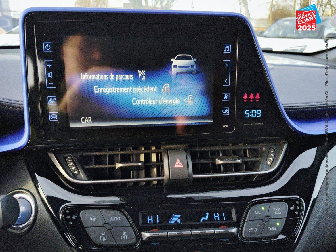 Véhicule d'occasion TOYOTA C-HR 122H GRAPHIC 2WD E-CVT chez Toyota Verdun