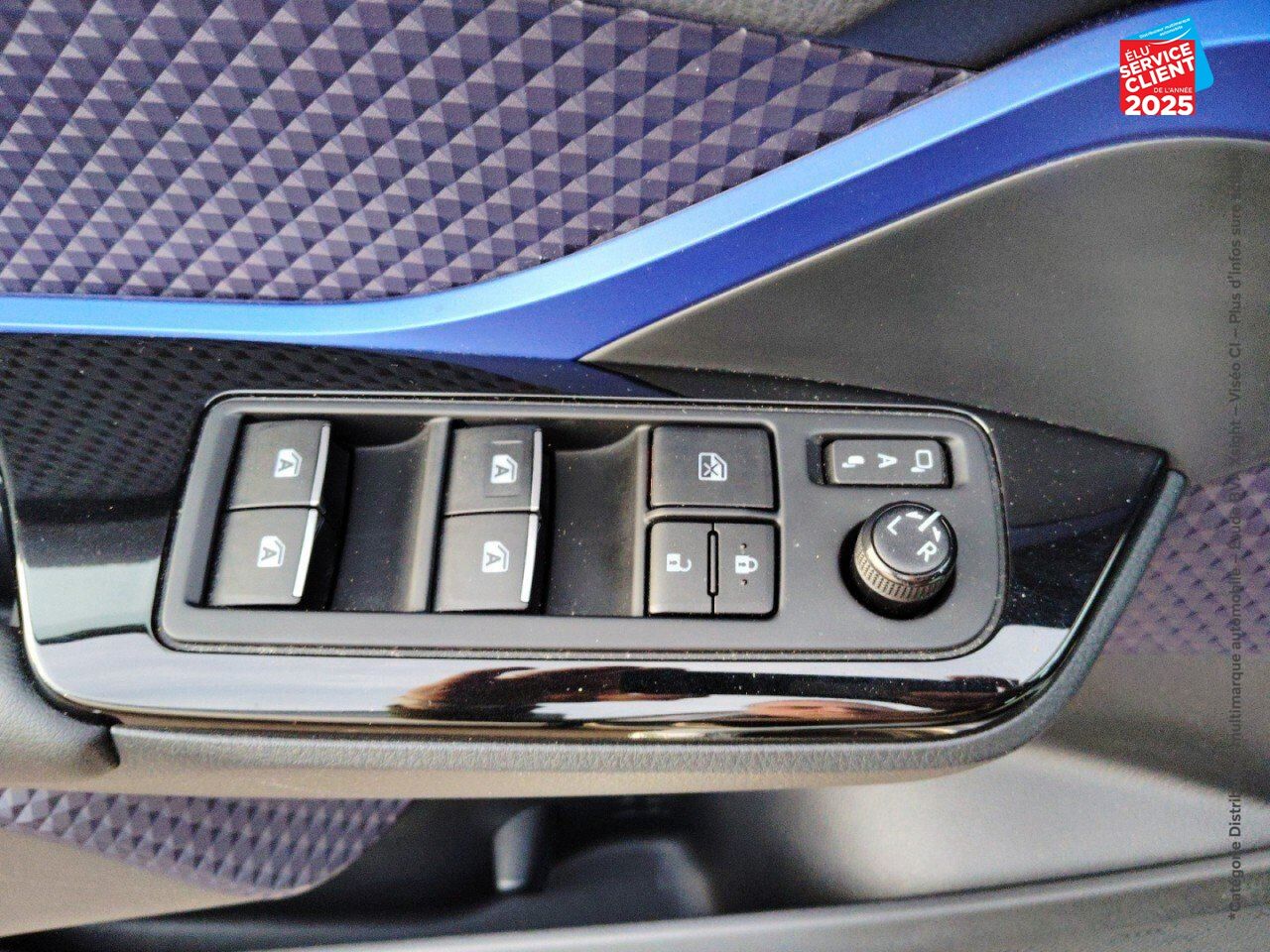 Véhicule d'occasion TOYOTA C-HR 122H GRAPHIC 2WD E-CVT chez Toyota Verdun
