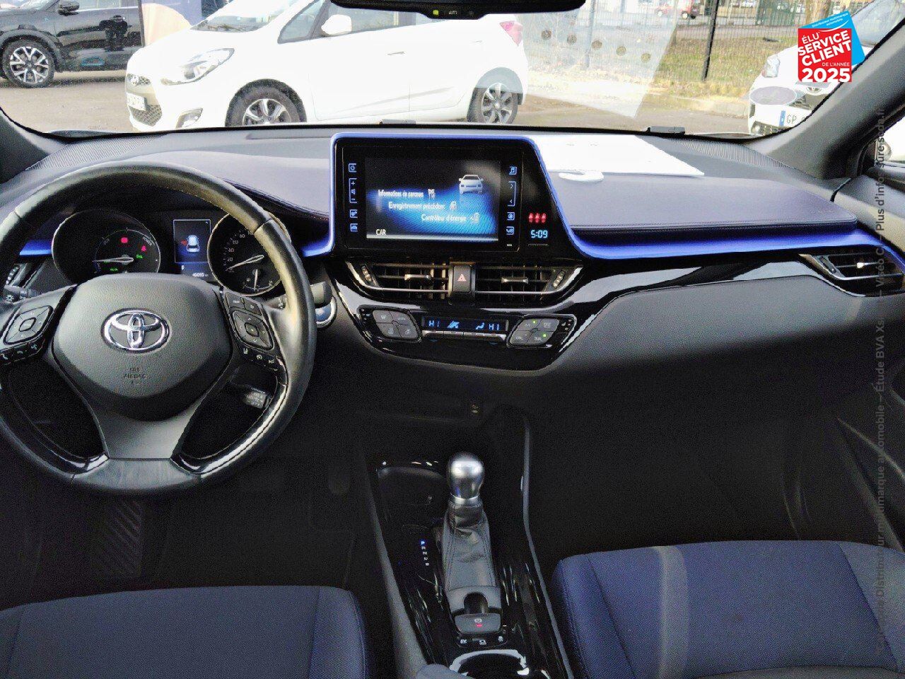 Véhicule d'occasion TOYOTA C-HR 122H GRAPHIC 2WD E-CVT chez Toyota Verdun
