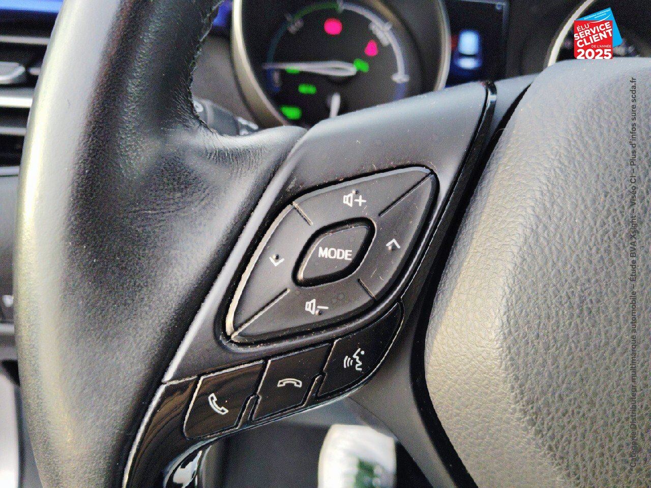 Véhicule d'occasion TOYOTA C-HR 122H GRAPHIC 2WD E-CVT chez Toyota Verdun