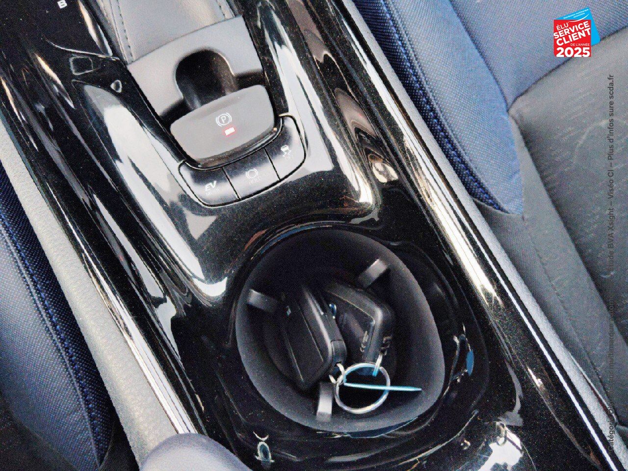 Véhicule d'occasion TOYOTA C-HR 122H GRAPHIC 2WD E-CVT chez Toyota Verdun