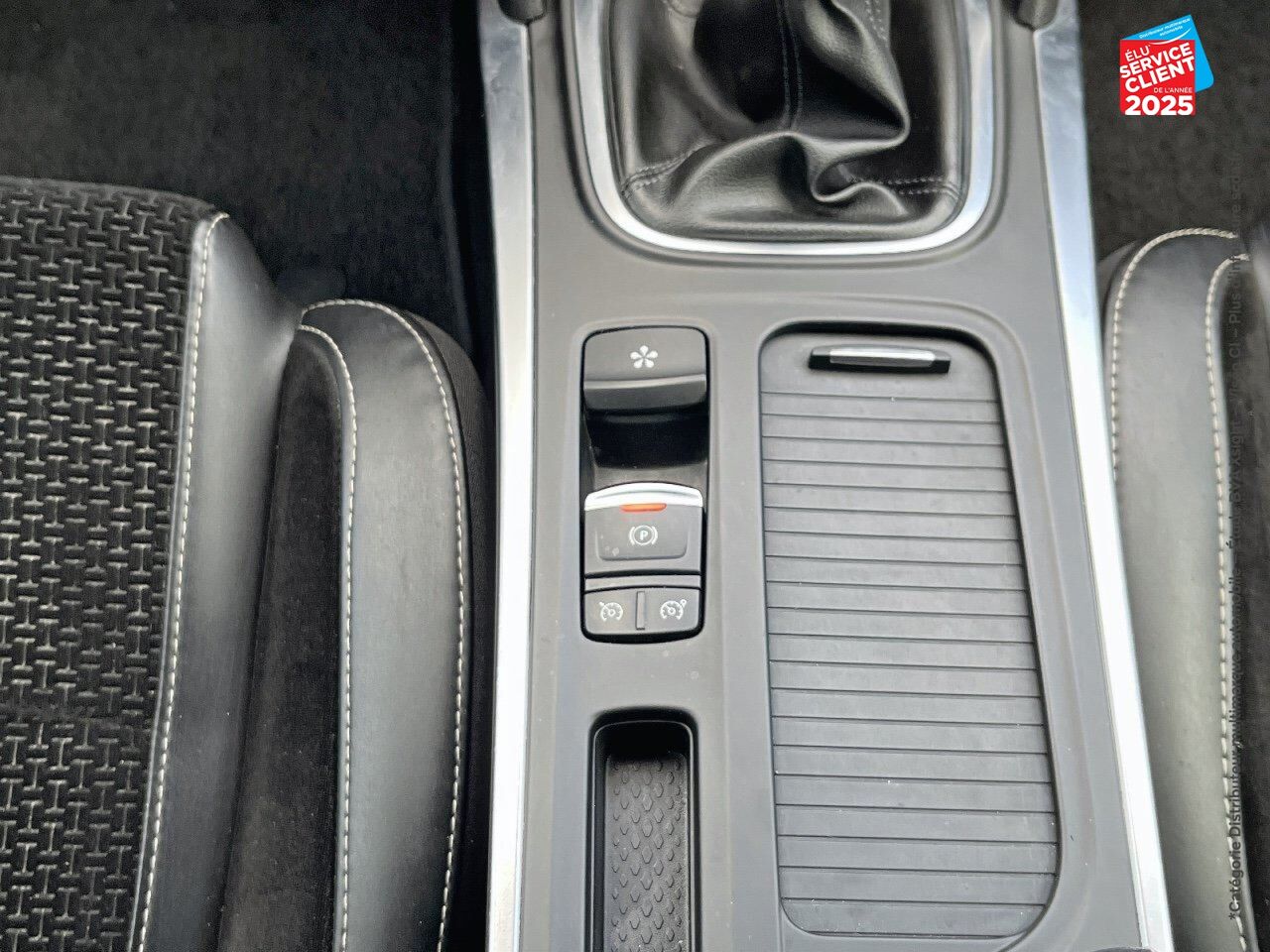 Véhicule d'occasion RENAULT MEGANE 1.2 TCE 130CH ENERGY INTENS chez Renault Sélestat