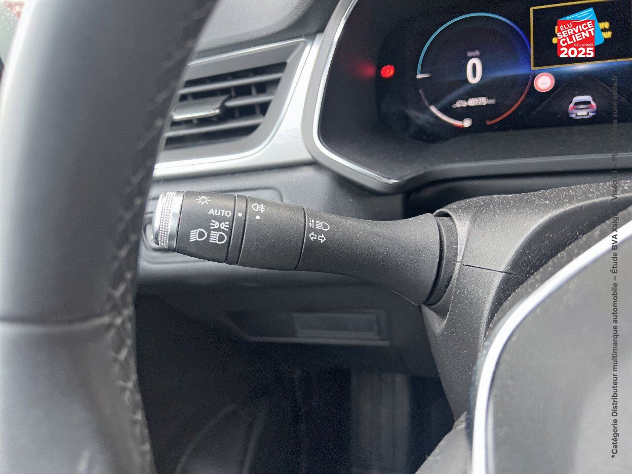Véhicule d'occasion RENAULT CAPTUR 1.6 E-TECH HYBRIDE RECHARGEABLE 160CH INTENS -21 GPS CAMERA chez Renault Colmar