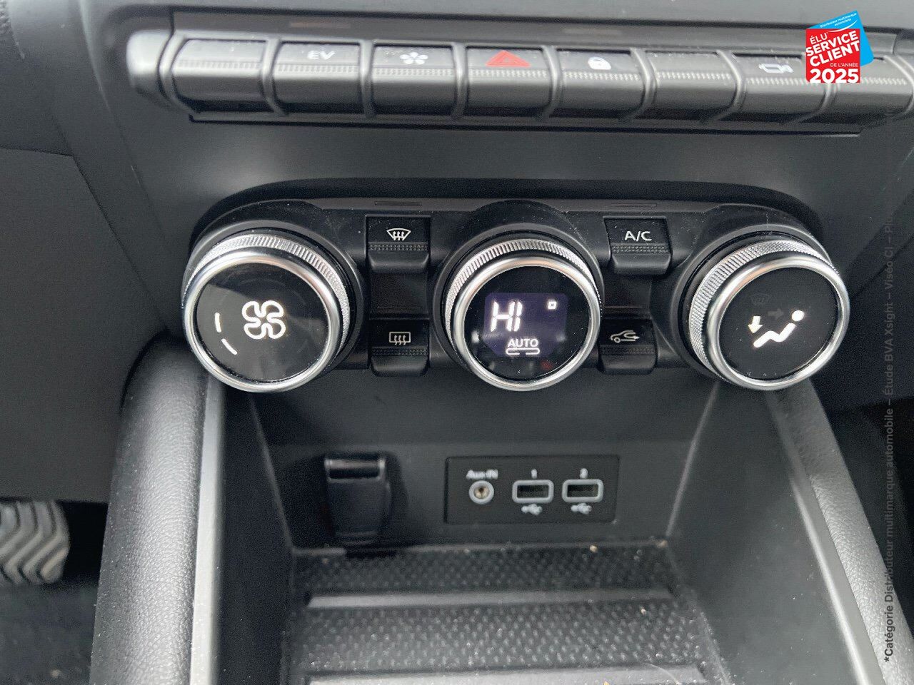 Véhicule d'occasion RENAULT CAPTUR 1.6 E-TECH HYBRIDE RECHARGEABLE 160CH INTENS -21 GPS CAMERA chez Renault Colmar