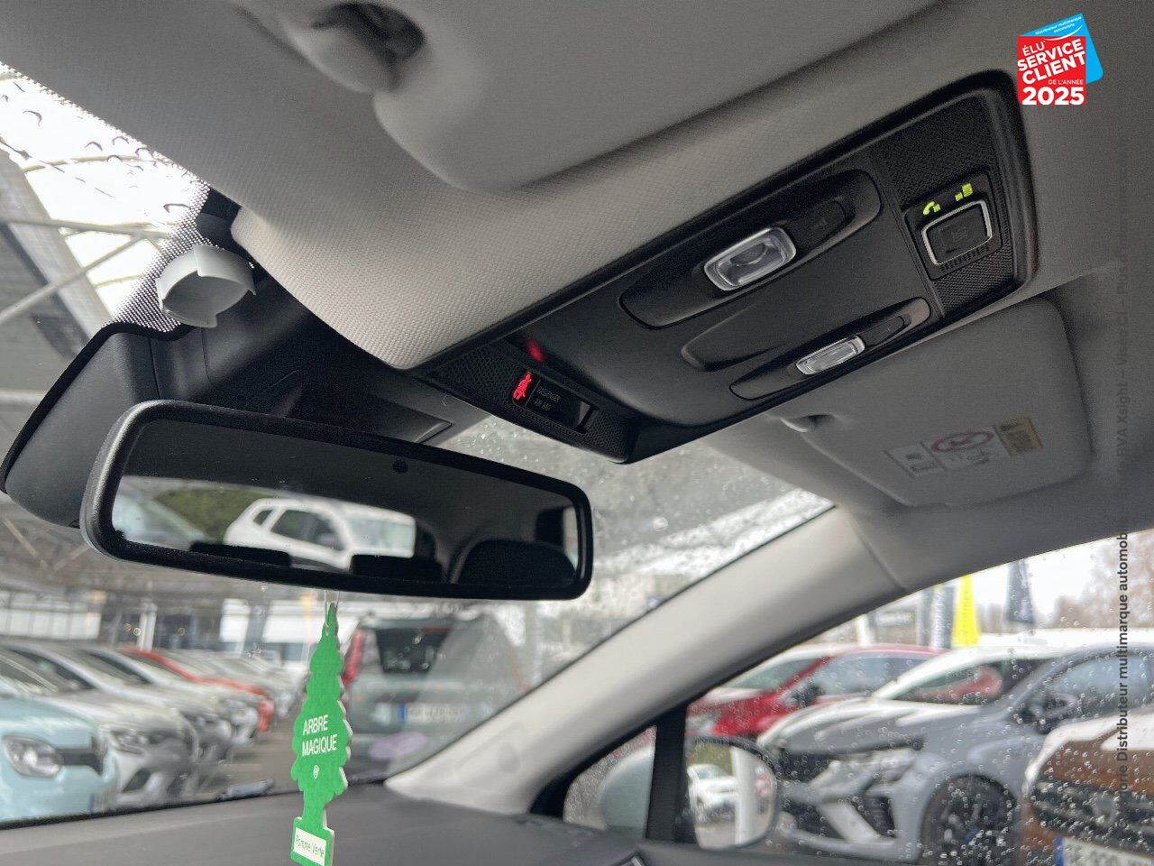 Véhicule d'occasion RENAULT CAPTUR 1.6 E-TECH HYBRIDE RECHARGEABLE 160CH INTENS -21 GPS CAMERA chez Renault Colmar