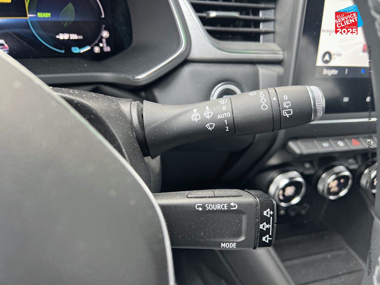 Véhicule d'occasion RENAULT CAPTUR 1.6 E-TECH HYBRIDE RECHARGEABLE 160CH INTENS -21 GPS CAMERA chez Renault Colmar
