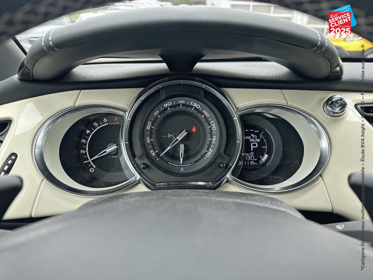 Véhicule d'occasion DS DS 3 PURETECH 110CH CAFE RACER AUTOMATIQUE SIEGES CHAUF/CUIR GPS CAMERA chez Renault Saint-Louis